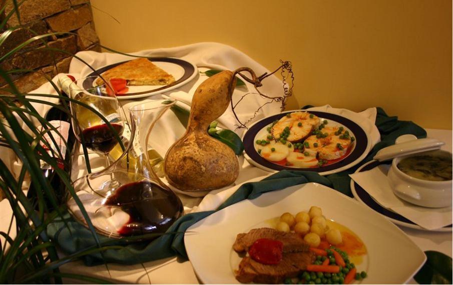 Hotel O Pino Bagian luar foto